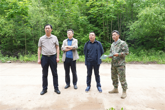 1750383586357410.jpg 吉林省林業(yè)和草原局赴泉陽林業(yè)有限公司開展公用基礎(chǔ)設(shè)施建設(shè)專項調(diào)研(1).jpg